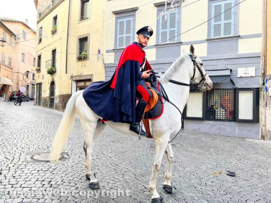 Viterbo - Carabinieri a cavallo il giorno di Natale