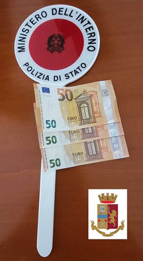 Viterbo - Il denaro sequestrato dalla polizia 