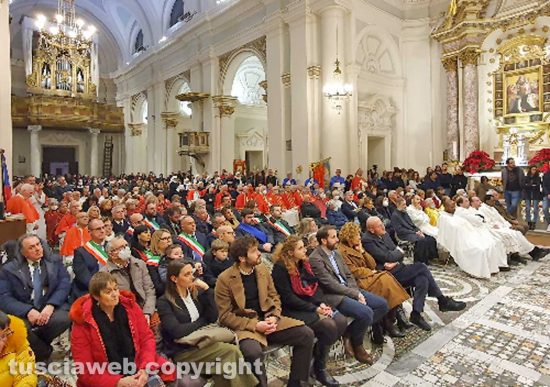 Civita Castellana - Il vescovo Romano Rossi accolto da un grande applauso