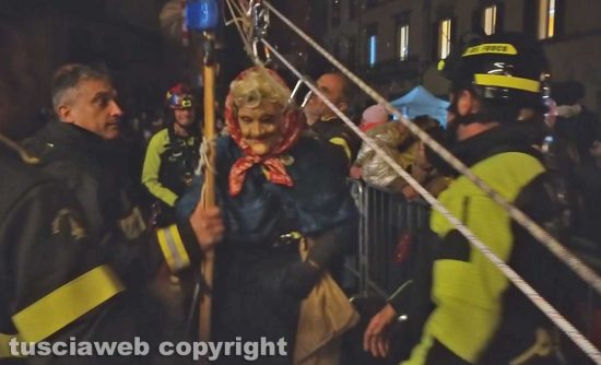 Montefiascone - La Befana 115 a piazza Vittorio Emanuele