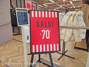 Civitavecchia - Buoni riscontri dai saldi