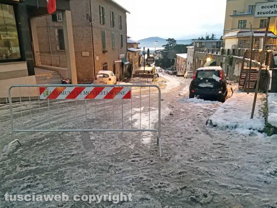 Montefiascone - Il ghiaccio in via Cassia Vecchia