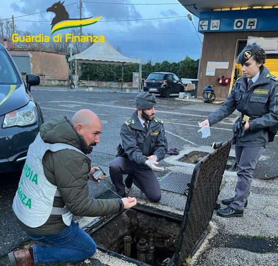 Viterbo - Guardia di finanza - Controlli a distributori