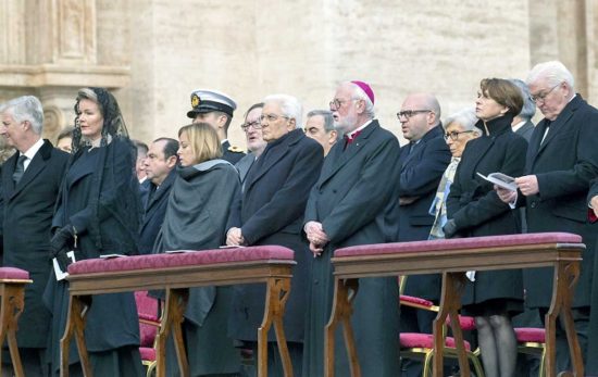 Città del Vaticano - I funerali di Benedetto XVI