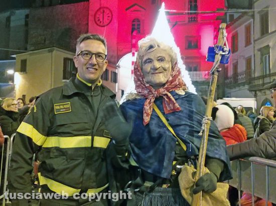 Montefiascone - La Befana 115 a piazza Vittorio Emanuele