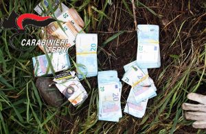 Orvieto - Il denaro recuperato dopo la rapina in banca