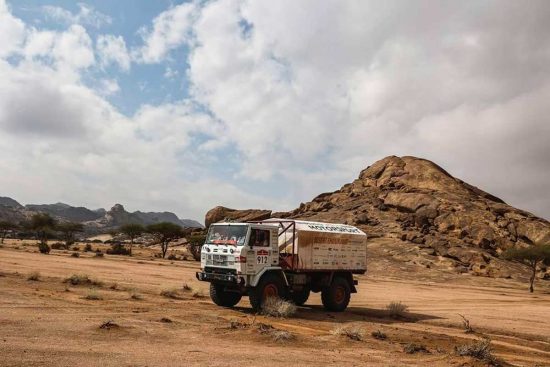 Il team Desert endurance protagonista alla Dakar classic con i veicoli preparati nella Tuscia
