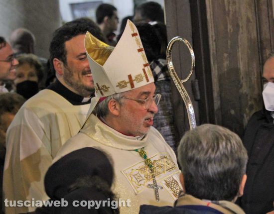 Civita Castellana - Il nuovo vescovo Marco Salvi entra in diocesi