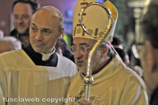 Civita Castellana - Il nuovo vescovo Marco Salvi entra in diocesi