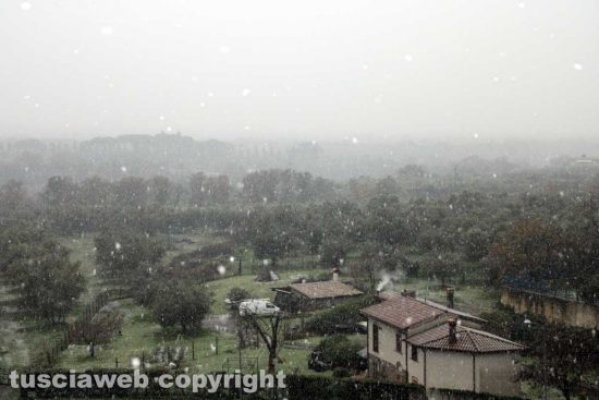 Fiocchi di neve su Viterbo