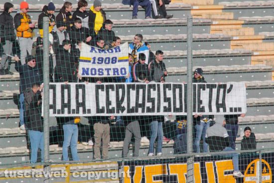 Sport - Calcio - Viterbese - Lo striscione della curva Nord