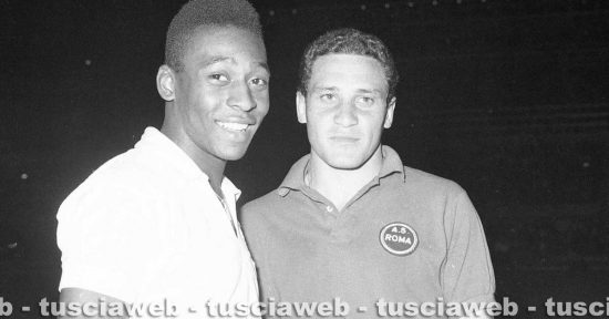 Pelè con Lojacono, giocatore della Roma