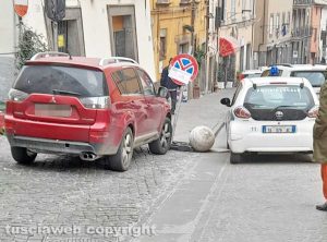 Viterbo - Palla di travertino ritrovata in via Cairoli