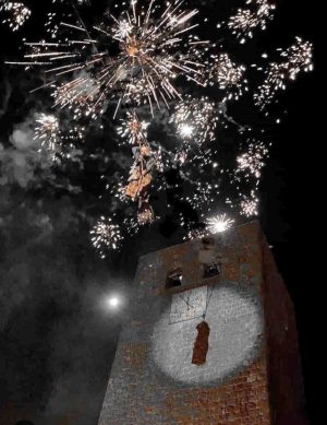 Bassano in Teverina - La Befana in volo dalla Torre dell'orologio
