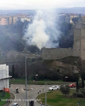 Viterbo - Incendio in via Sant'Antonio