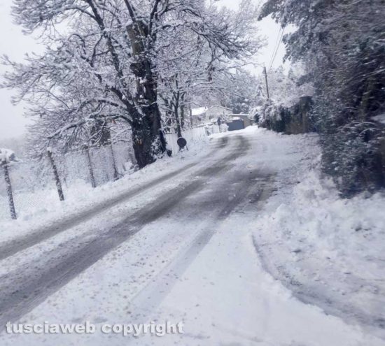 Bagnaia - Neve su strada Romana