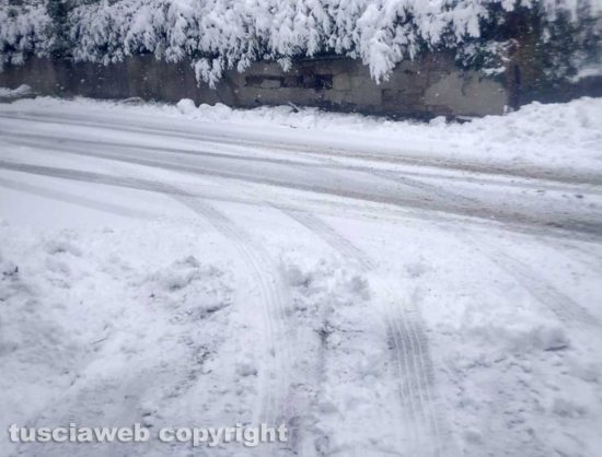 Bagnaia - Neve su strada Romana