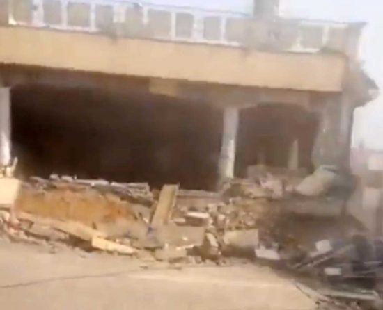 Pakistan - Peshawar - Kamikaze in una moschea
