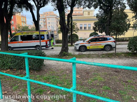 Viterbo - Ragazzina si taglia le vene a pratogiardino Lucio Battisti