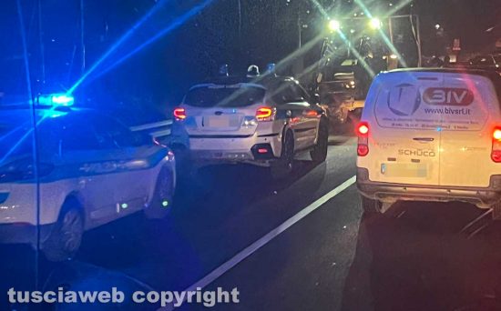 Viterbo - Auto contro trattore