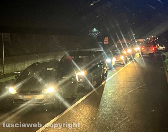 Viterbo - Auto contro trattore