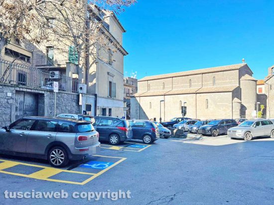 Viterbo - I nuovi parcheggi per disabili a piazza Dante