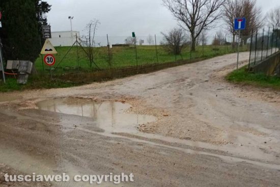 Viterbo - Fango sulla strada che porta al Bullicame