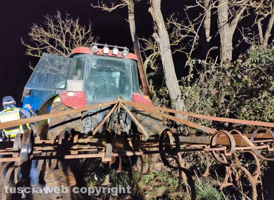 Scontro auto-trattore in strada Ombrone, due feriti gravi
