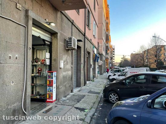 Viterbo - La tabaccheria di via Leonardo da Vinci 2 al Pilastro
