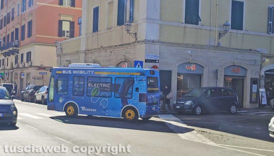 Civitavecchia - Il bus elettrico operativo