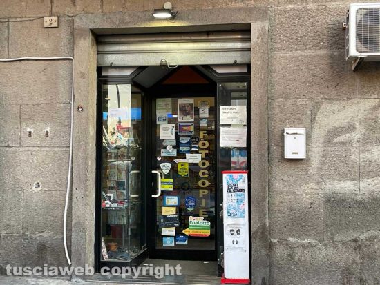 Viterbo - La tabaccheria di via Leonardo da Vinci 2 al Pilastro