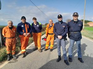 Incendio bordo strada a Riva dei Tarquini