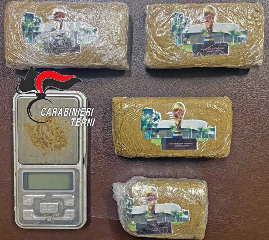 Terni - Carabinieri - La droga sequestrata