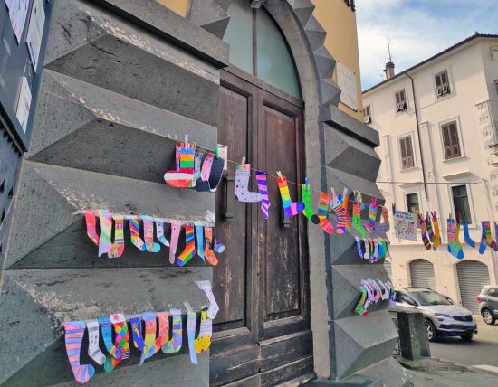 Montefiascone - La giornata dei calzini spaiati all'istituto comprensivo Anna Molinaro