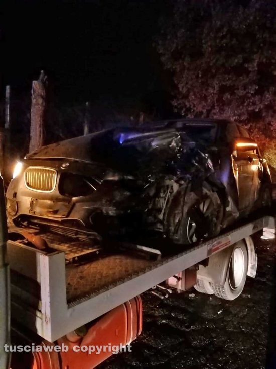 Frontale tra due auto tra Montefiascone e Fastello
