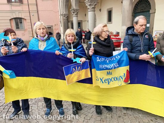 Viterbo - Sit-in a piazza del Comune contro la guerra in Ucraina