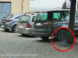 Arlena di Castro - Atti vandalici alle auto parcheggiate, pneumatici a terra
