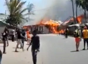 Kenya - Resort italiano in fiamme