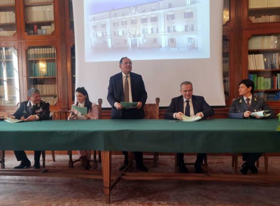 Viterbo - Controllo di vicinato - La firma del protocollo in prefettura