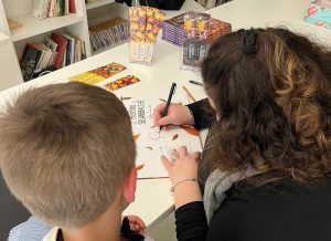 Valeria Troncarelli legge il suo libro ai piccoli della scuola di Bassano in Teverina 