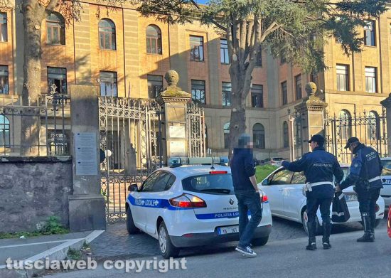 Viterbo - Scontro auto-moto su viale Raniero Capocci