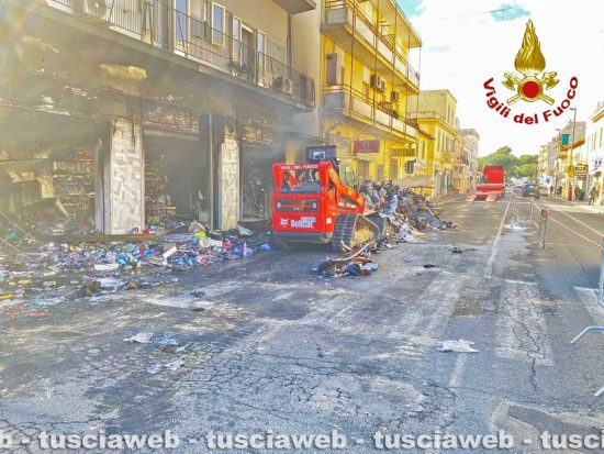 Santa Marinella - Le opere di bonifica dopo l'incendio