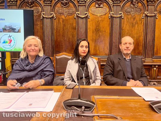 Viterbo - La delegata alla promozione della via Francigena e del Giubileo 2025, Alessandra Croci, l'assessore Katia Scardozzi e l'assessore Silvio Franco