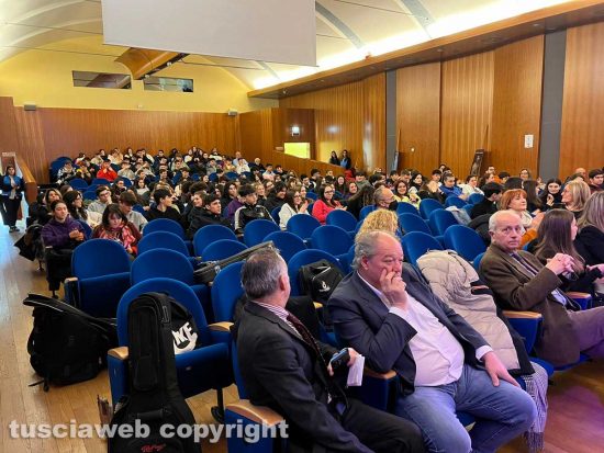 Viterbo - Il convegno “La prevenzione alla violenza inizia a scuola"