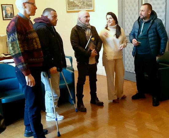 Protesi donate a giovani ucraini - L'incontro in comune