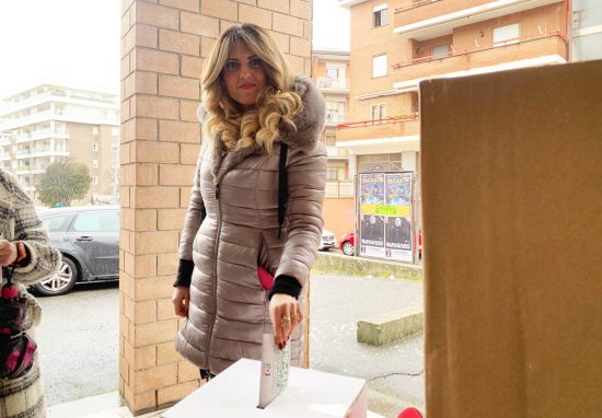 Viterbo - L'ex assessore regionale alle Politiche Sociali Alessandra Troncarelli vota per le primarie del Pd 