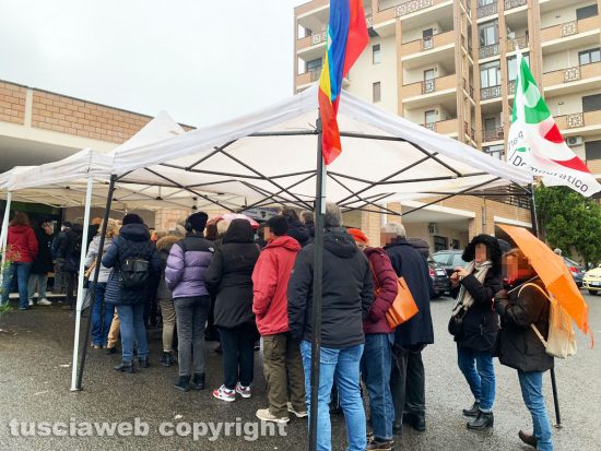 Viterbo - Gazebo in via Polidori per le primarie del Pd