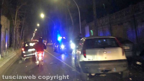 Viterbo - Incidente tra tre auto su viale Trieste