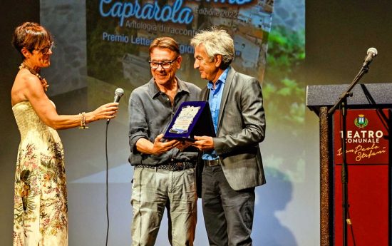 Mario Di Sorte ritira il premio RaccontiAmo Caprarola
