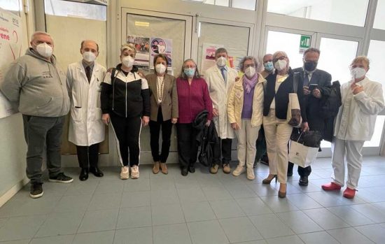 Viterbo - Foto di gruppo per la poltrona per donata a Belcolle